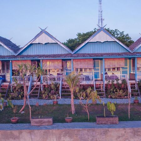 Moyo Island Resort Exteriör bild