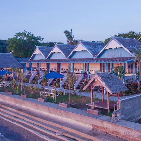 Moyo Island Resort Exteriör bild