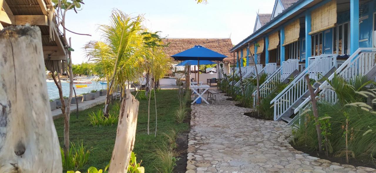 Moyo Island Resort Exteriör bild