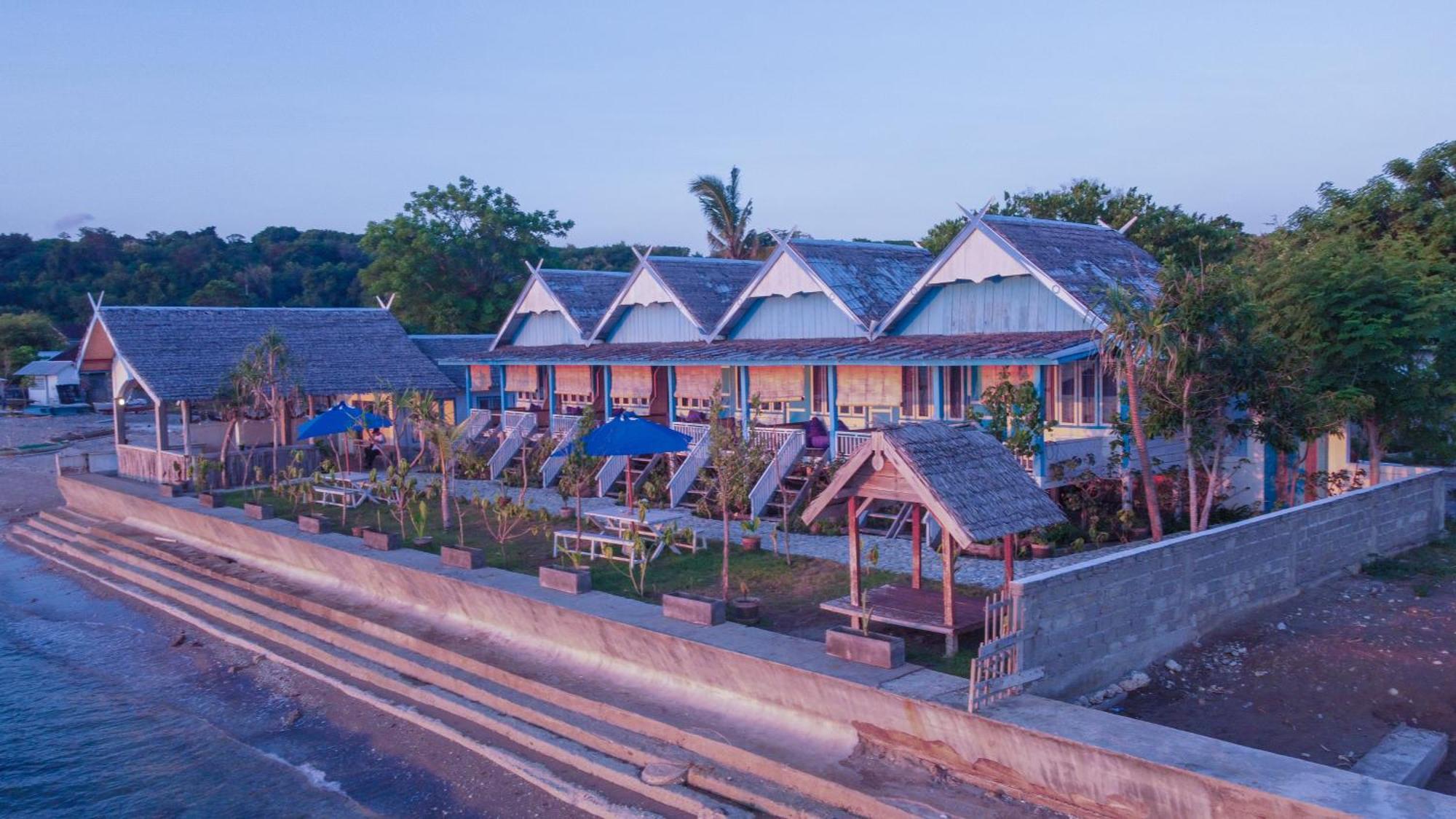 Moyo Island Resort Exteriör bild