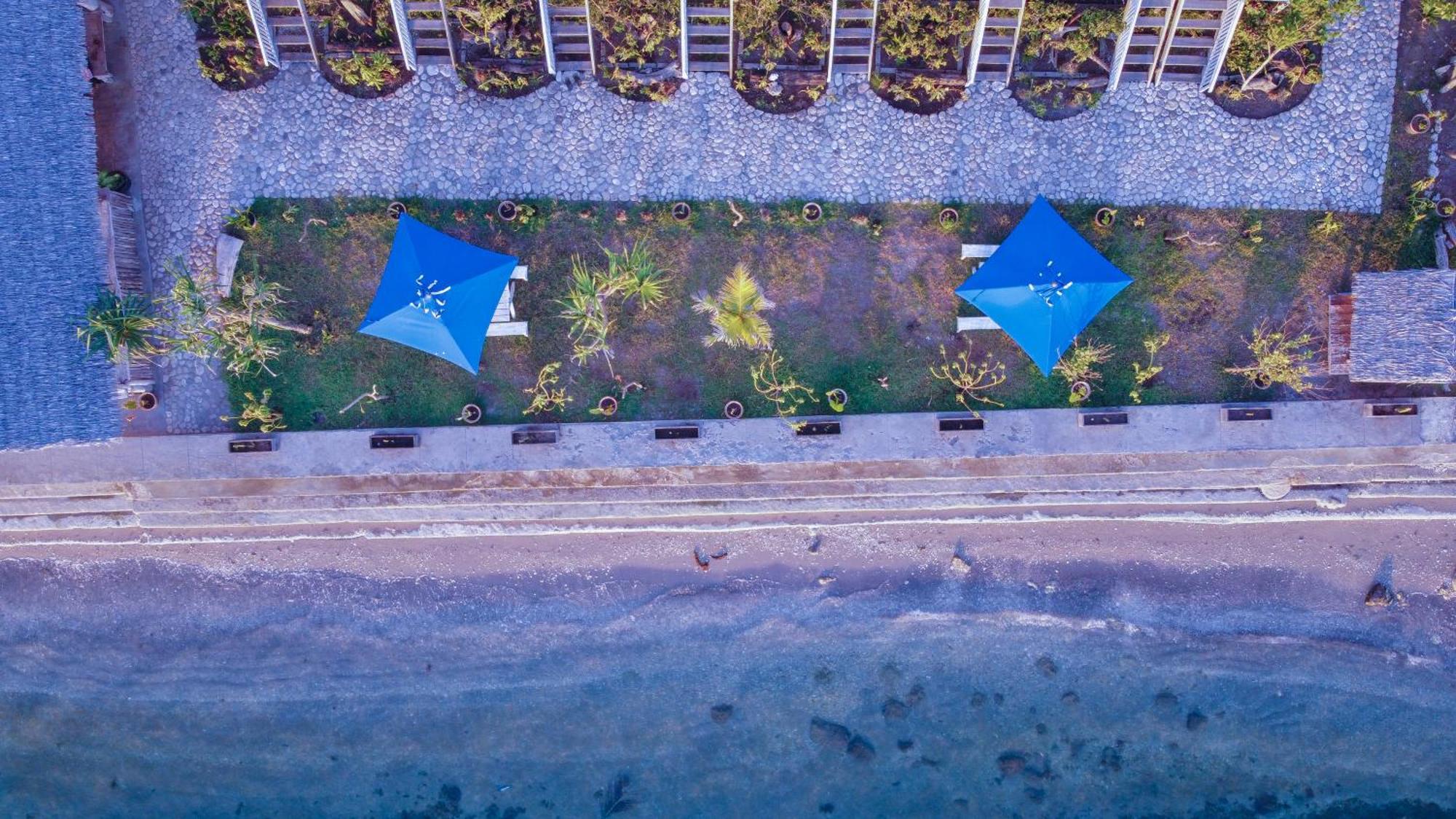 Moyo Island Resort Exteriör bild